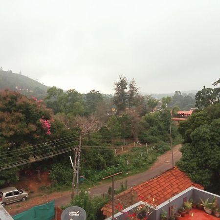Eshwarkrupa Homestay Madikeri Eksteriør bilde