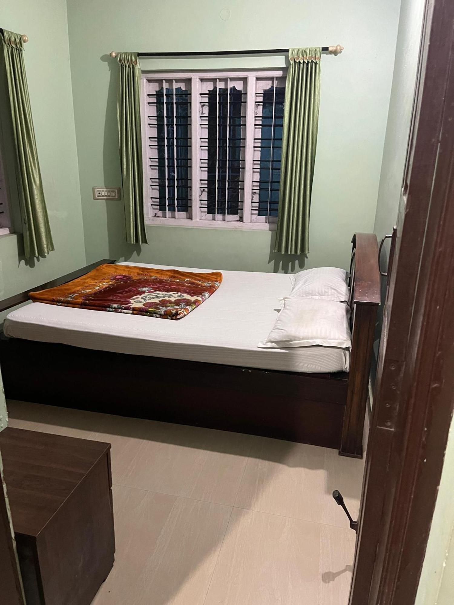 Eshwarkrupa Homestay Madikeri Eksteriør bilde