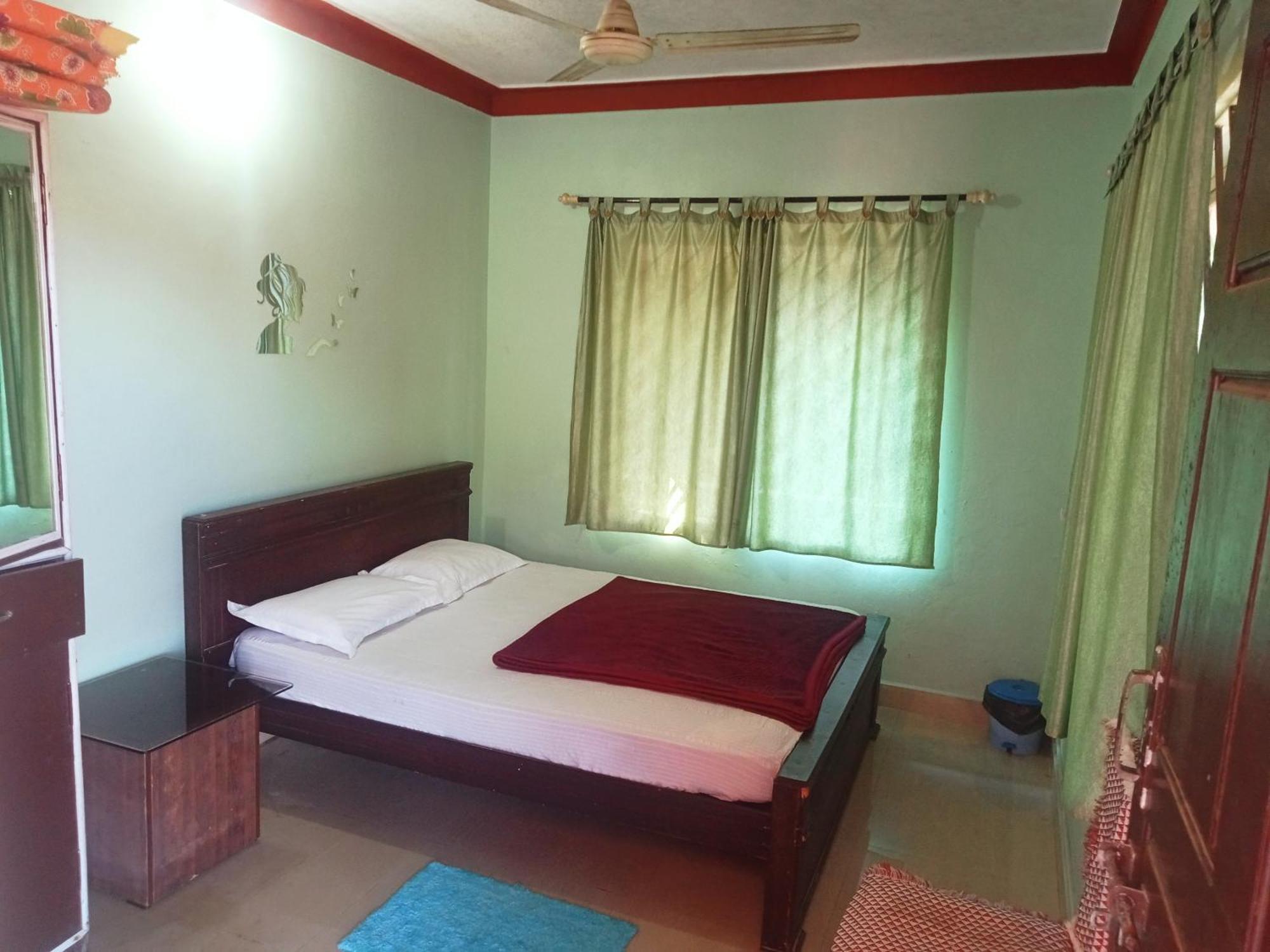 Eshwarkrupa Homestay Madikeri Eksteriør bilde