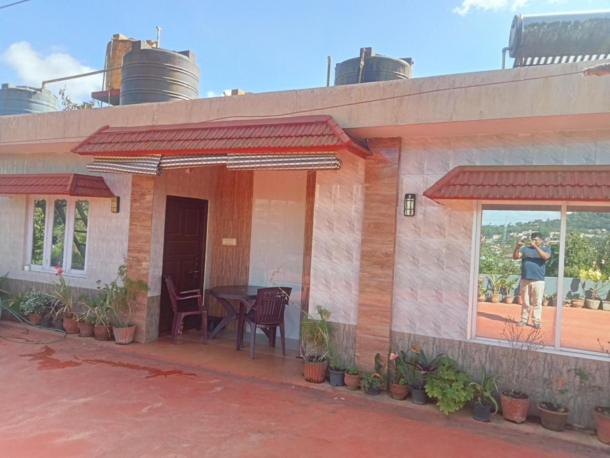 Eshwarkrupa Homestay Madikeri Eksteriør bilde