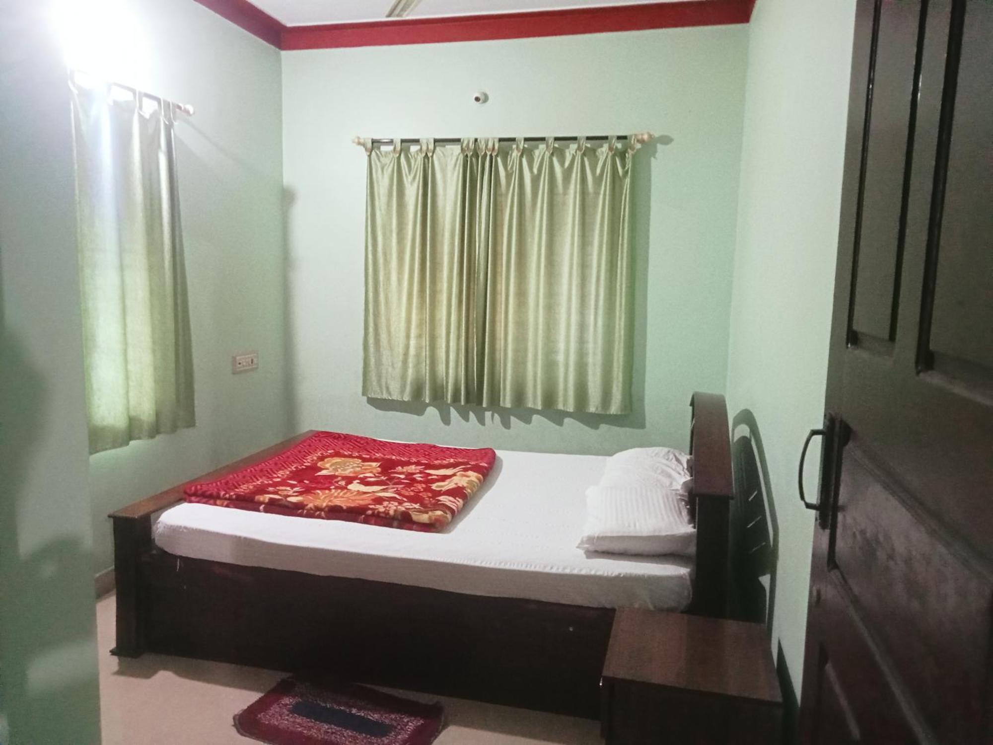 Eshwarkrupa Homestay Madikeri Eksteriør bilde