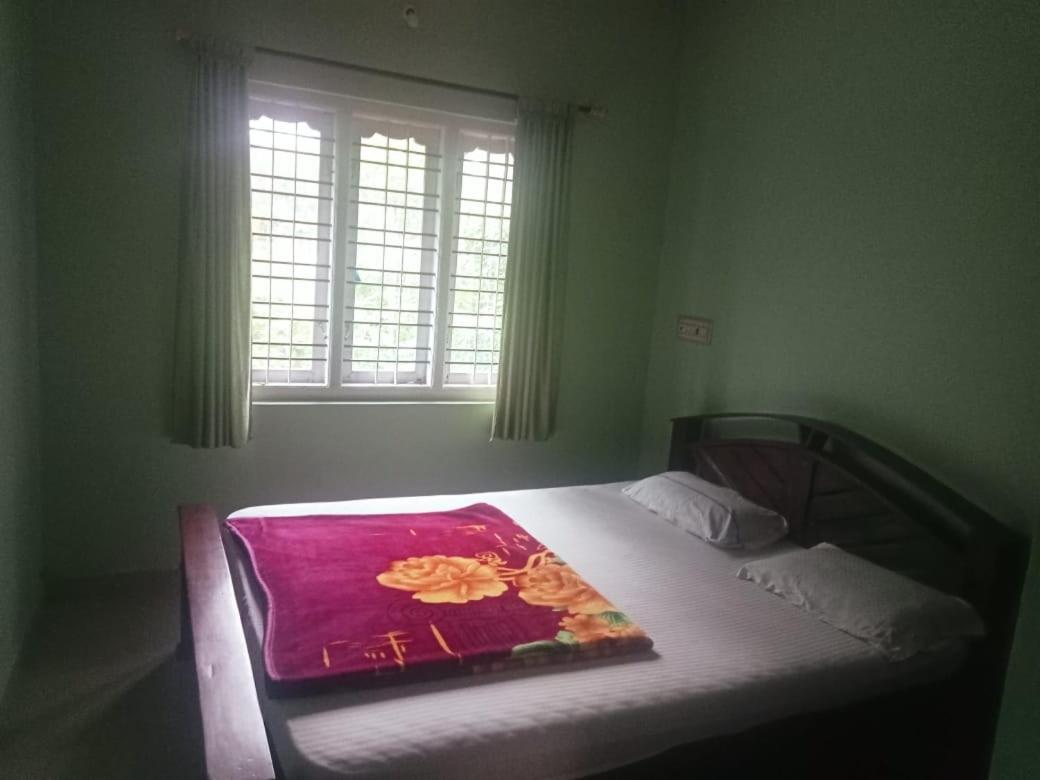 Eshwarkrupa Homestay Madikeri Eksteriør bilde