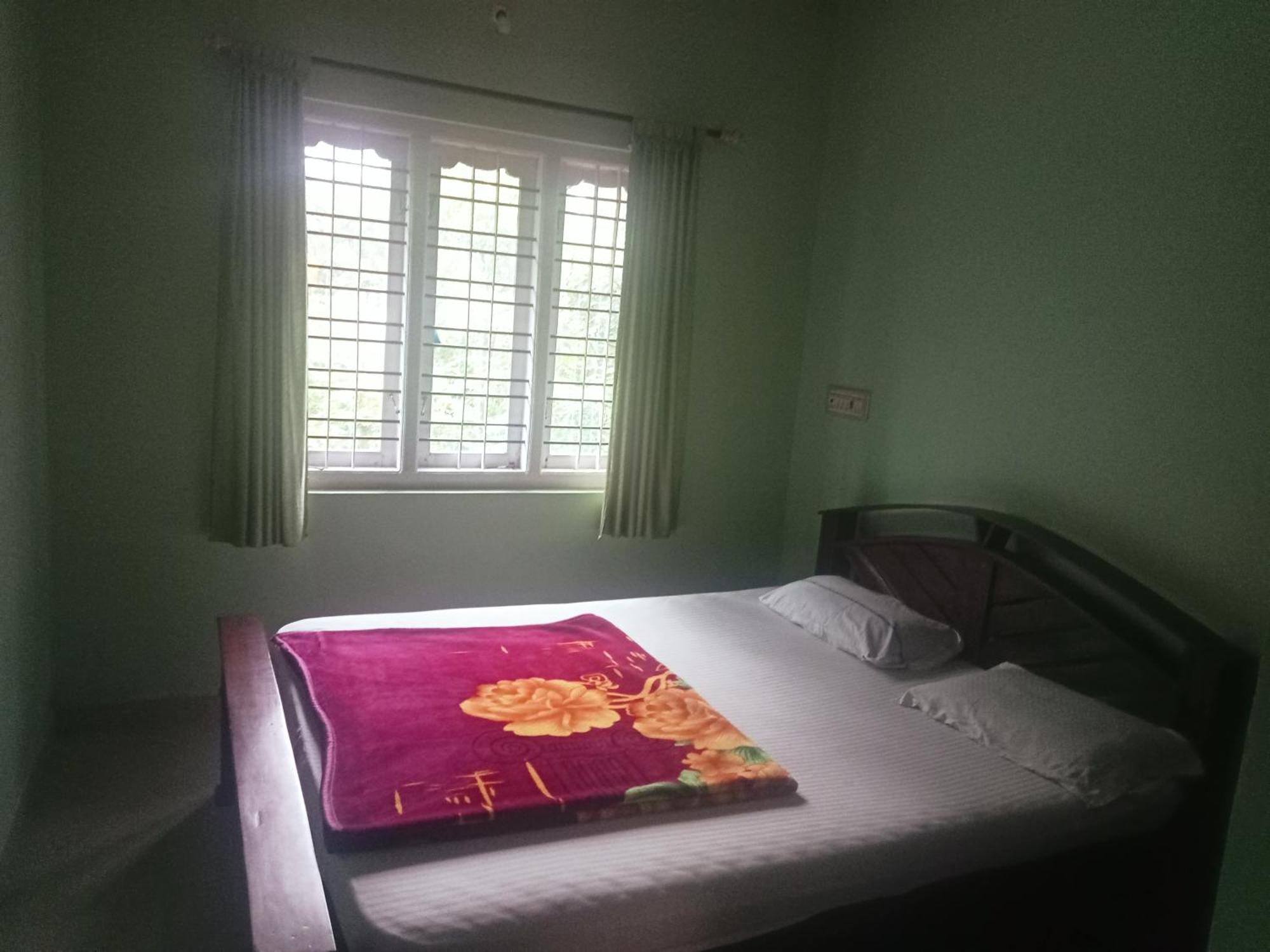 Eshwarkrupa Homestay Madikeri Eksteriør bilde